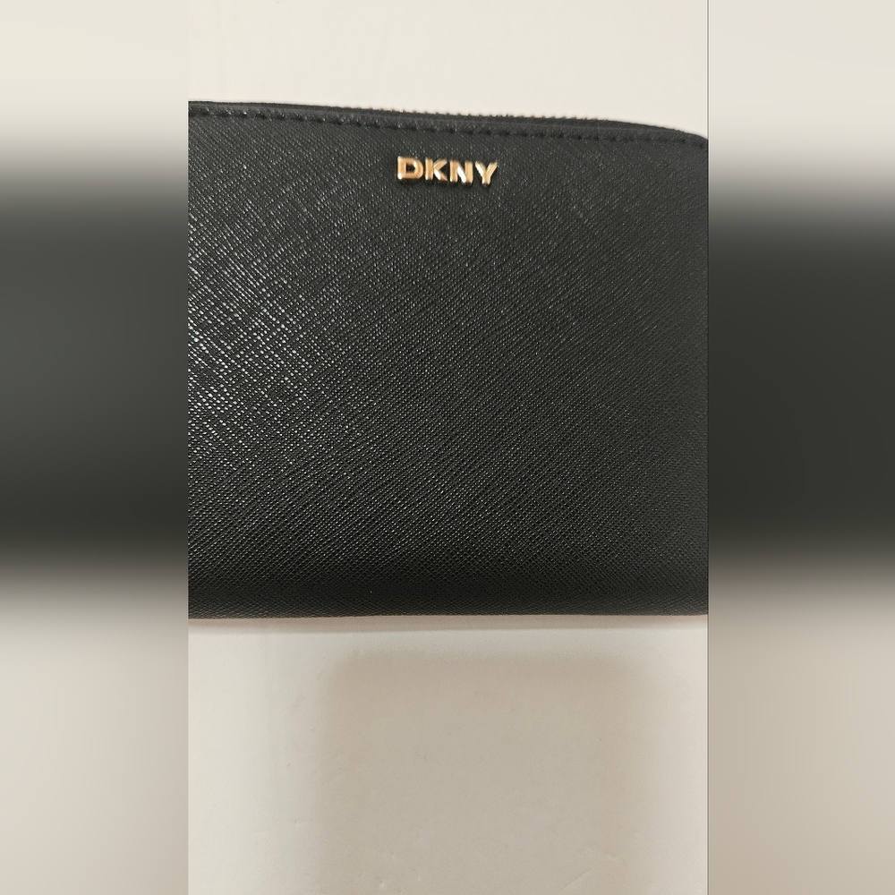 NWT Dkny Vela Small Zip Around Wallet Black - Picture 2 of 6